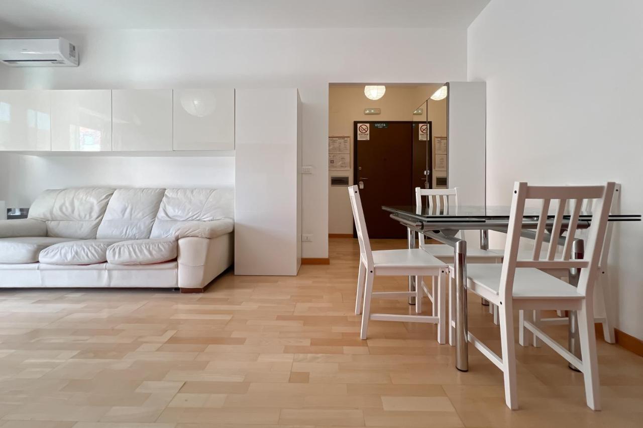 La Casa Di Roma Appartement Buitenkant foto